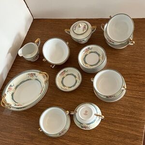 NORITAKE FLODENA BONE CHINA / 27 pieces total / Vintage Pattern